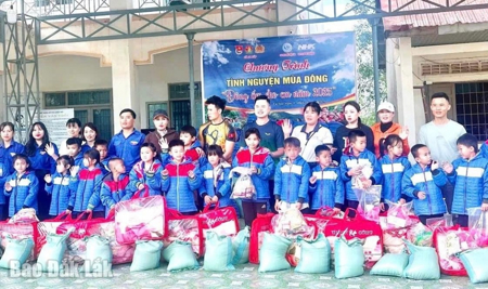 Đoàn thanh niên xã Ea Súp tổ chức Chương trình “Tình nguyện mùa Đông” năm 2025