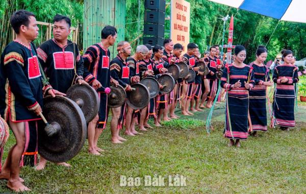 Liên hoan Văn hóa cồng chiêng và nhạc cụ truyền thống các dân tộc tỉnh Đắk Lắk quy tụ hơn 800 nghệ nhân