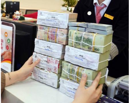 Có ngân hàng đưa lãi suất gửi tiết kiệm 6 tháng lên 7,5%/năm