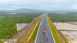 Nối dài niềm vui khi tuyến đường huyết mạch thông xe kỹ thuật