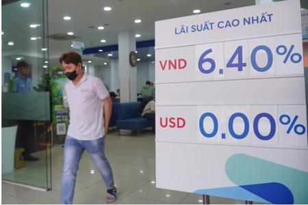 Ngân hàng dốc sức huy động tiền gửi