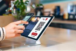 Mức phí bất ngờ khi quét mã QR thanh toán ở nước ngoài