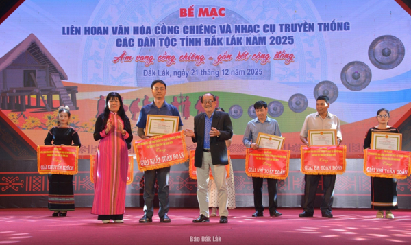 Liên hoan Văn hóa cồng chiêng và nhạc cụ truyền thống các dân tộc năm 2025: Xã Liên Sơn Lắk đạt giải Nhất toàn đoàn