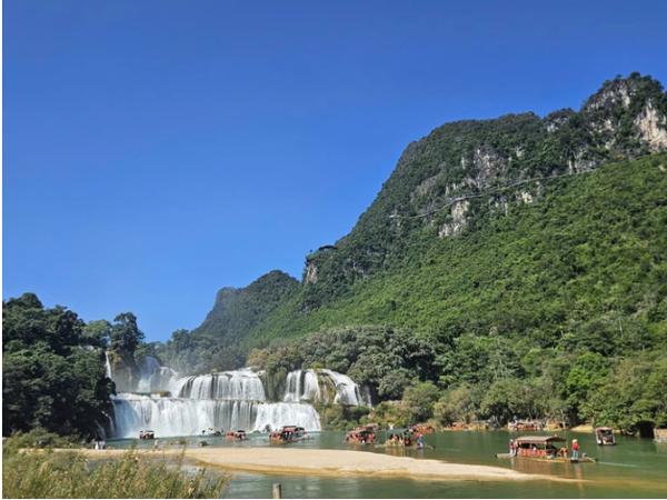 Du lịch nội địa lên ngôi