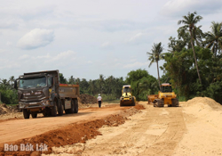 Gấp rút gỡ vướng dự án tuyến đường bộ ven biển
