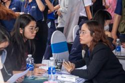 Sinh viên mới ra trường ngày càng khó tìm việc