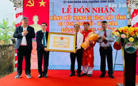 Đón nhận Bằng xếp hạng di tích lịch sử - văn hóa cấp tỉnh Đình Long Thủy