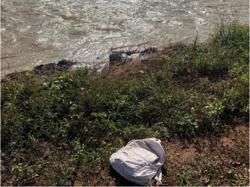 Phát hiện xe máy, cặp sách để bên sông của nữ sinh mất tích