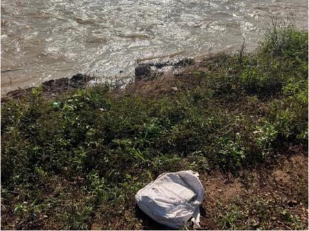 Phát hiện xe máy, cặp sách để bên sông của nữ sinh mất tích