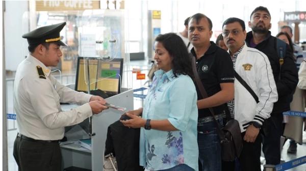 Chính phủ cho phép người nước ngoài nhập cảnh bằng thị thực điện tử tại 41 cửa khẩu