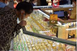 Giá vàng hôm nay 31-12: Tăng lên rồi bất ngờ giảm sâu