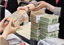 Một loạt ngân hàng bất ngờ dừng gói ưu đãi cho vay mua nhà với người trẻ