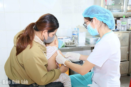 Chú ý tiêm chủng định kỳ ngăn ngừa bệnh cúm