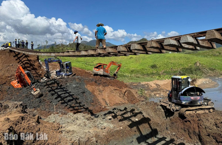 Bộ Xây dựng công bố tình huống khẩn cấp để khắc phục hư hỏng đường sắt