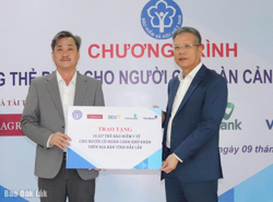 Tặng hơn 10.300 thẻ bảo hiểm y tế cho người dân có hoàn cảnh khó khăn