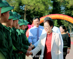 359 thanh niên ưu tú của TP. Buôn Ma Thuột lên đường bảo vệ Tổ quốc