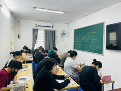 Hộ kinh doanh dạy thêm phải đóng những loại thuế nào?