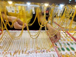 Giá vàng miếng SJC, vàng nhẫn tiếp tục tăng vọt