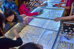 Giá vàng hôm nay, 21-2: Bật tăng rất mạnh