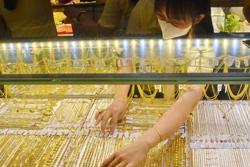 Chênh lệch giá vàng miếng SJC với thế giới thấp kỷ lục