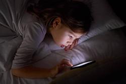 Hệ lụy từ việc lạm dụng thiết bị điện tử ở trẻ nhỏ