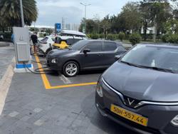 VinFast bất ngờ dừng mô hình cho thuê pin ô tô và xe máy điện