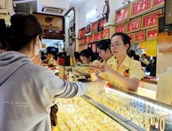 Vàng tăng giá mạnh