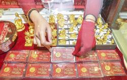 Vàng lại 'sốt'?