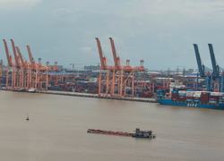 Việt Nam xuất siêu trên 3 tỷ USD trong tháng 1