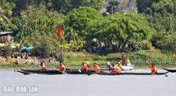 Hội đua thuyền độc mộc huyện Lắk sẽ bắt đầu vào 7 giờ 30 phút ngày 12/3