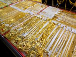 Tăng sốc, giá vàng nhẫn 99,99 vượt 96 triệu đồng/lượng