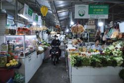 Để chợ truyền thống hút khách