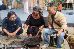 Thú vị trải nghiệm rang cà phê mộc