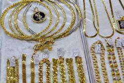 Vượt 100 triệu đồng, giá vàng miếng SJC, vàng nhẫn vẫn lập đỉnh mới