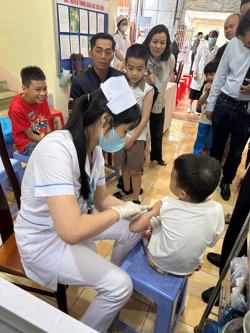 Đắk Lắk phân bổ 25.000 liều vaccine sởi