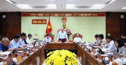 Thành viên UBND tỉnh góp ý, thông qua các nội dung trình Kỳ họp HĐND tỉnh