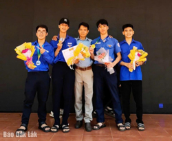 Cậu học trò đam mê tin học