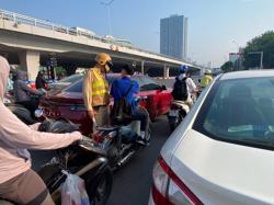 Cách nào để người đi xe máy chấp hành phạt nguội?