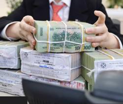 Lãi suất tiền gửi tiết kiệm giảm nhanh