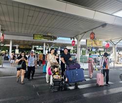 Giá vé máy bay cao, du lịch nội địa thắc thỏm