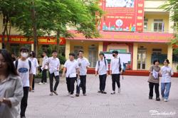 Trả lại giá trị thật cho trường công