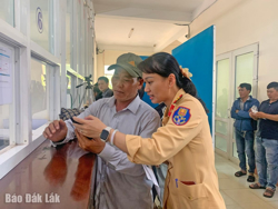 Bảo đảm giải quyết thủ tục hành chính thông suốt, hiệu quả