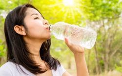 Làm sao nhận biết cơ thể thiếu nước?