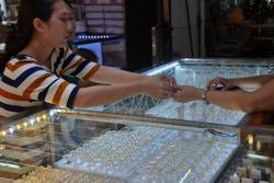 Giá vàng hôm nay 10-4: Tăng mạnh bất chấp Mỹ hoãn áp thuế mới