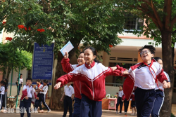 Chung quanh việc tạm ngừng hoạt động câu lạc bộ trong trường tiểu học