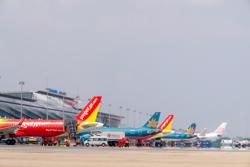 Vé bay dịp 30-4 đắt ngang Tết, Cục Hàng không tăng cường giám sát