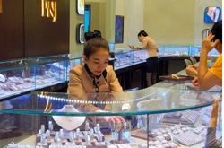 Giá vàng hôm nay 18-4: Đảo chiều sụt giảm