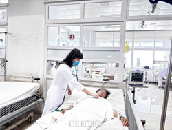 Bệnh nhân nguy kịch do uống hơn 100 viên thuốc hướng thần