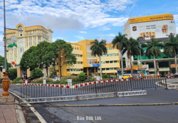 Phân luồng giao thông khu vực Tượng đài chiến thắng Buôn Ma Thuột phụ vụ chương trình “Bản trường ca hòa bình”