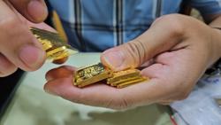 Giá vàng hôm nay 21-4: Vừa mở cửa, vàng miếng SJC lại nhảy vọt